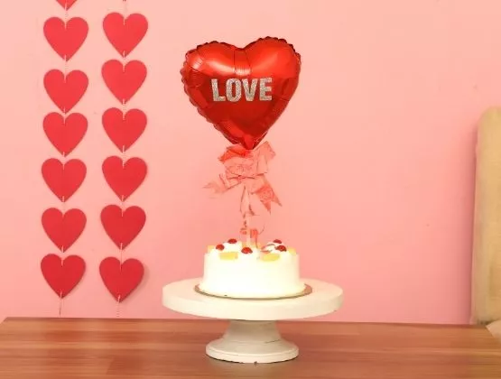 Pineapple Cake & Love Balloon